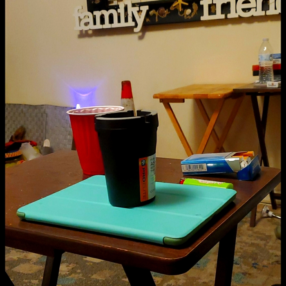 Be weary fellow Americans there is a scammer